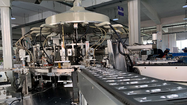 國內(nèi)首條動力電池蓋板全自動裝配檢驗(yàn)自動線